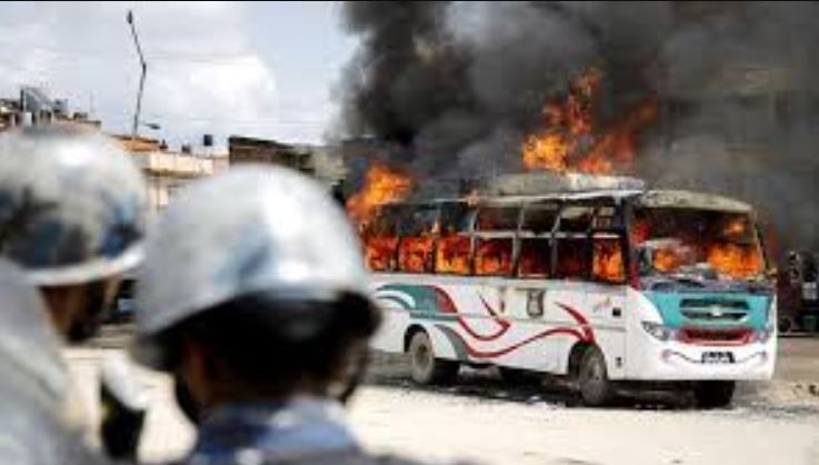 unidentified-group-torches-bus